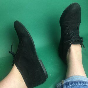 Black, lightweight Ankle Booties